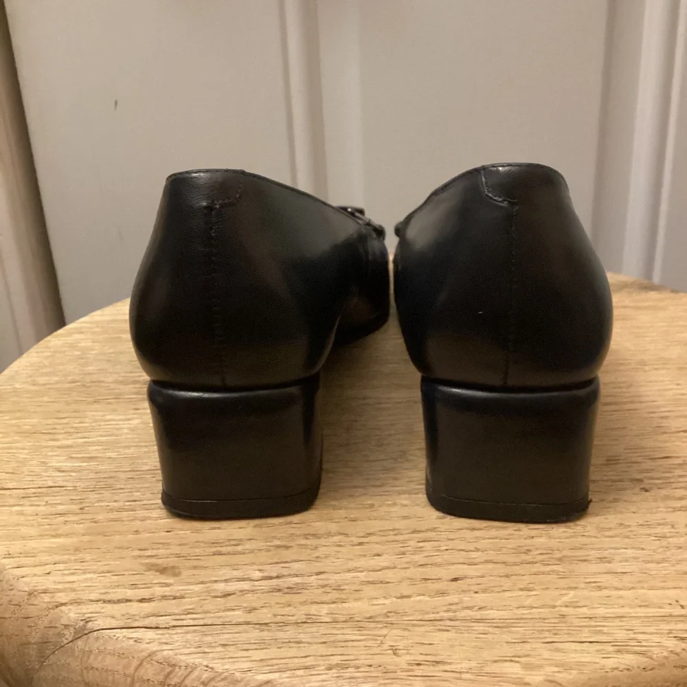 S.R.O. SRO DARK NAVY BLUE HEELS SZ 6M 1.5” - Picture 5 of 8